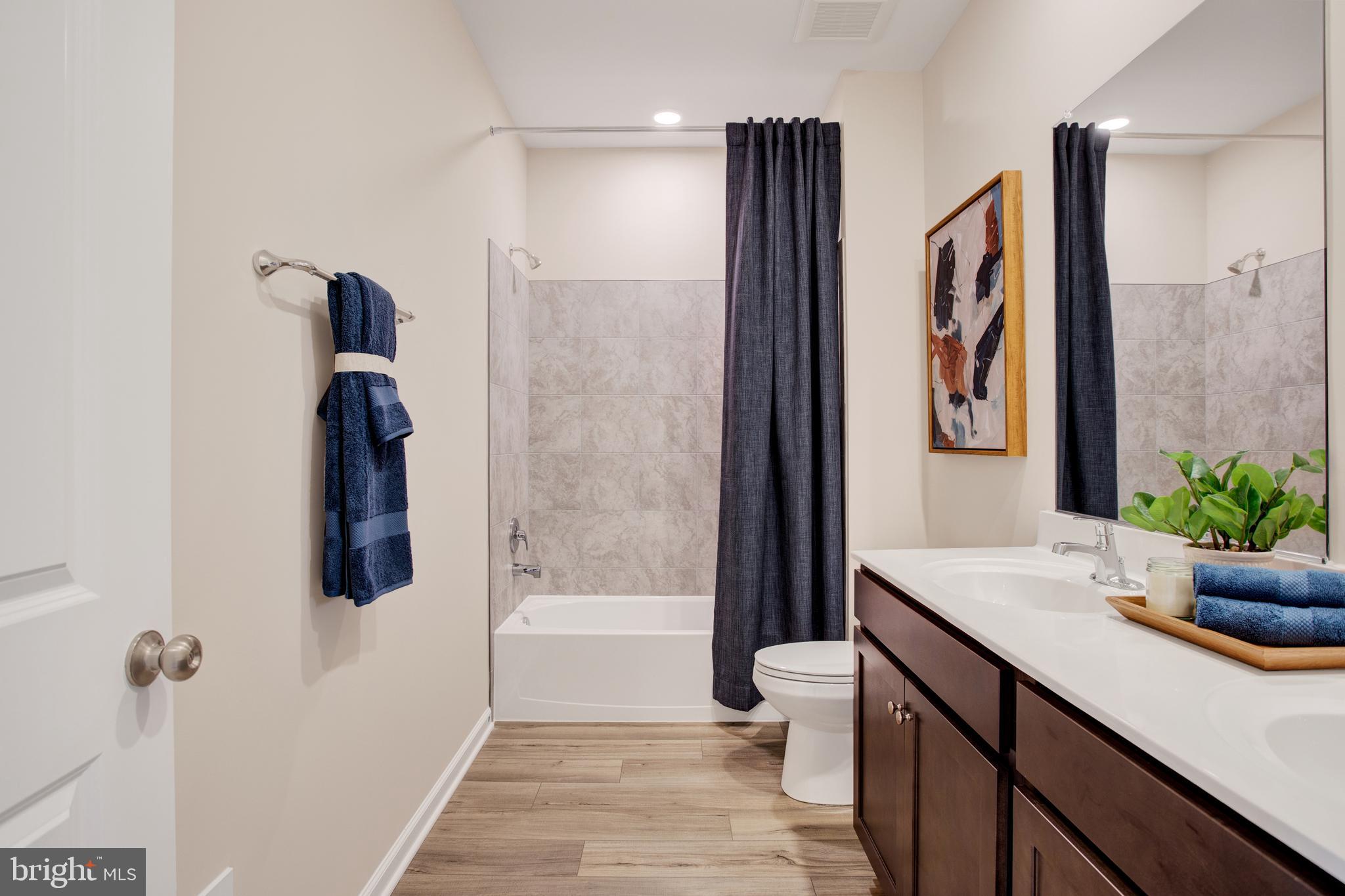 1006 Swallowtail Lane Manassas, VA 20110 - Photo 24 of 65 Wentworth Model - Upper Level Full Hall Bath