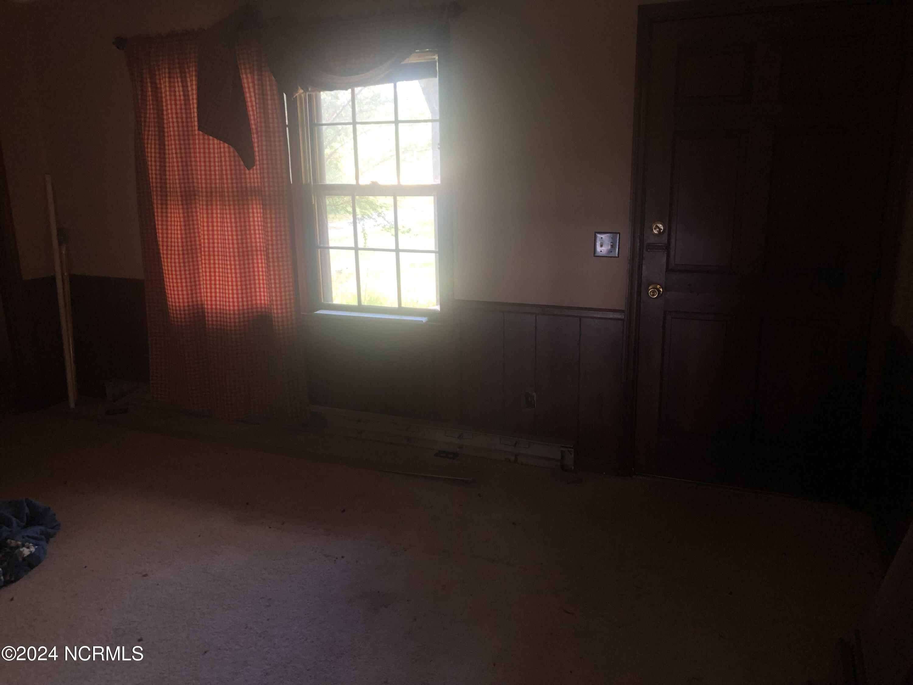 2765 Fort Run Road Snow Hill, NC 28580 - Photo 4 of 11 living room
