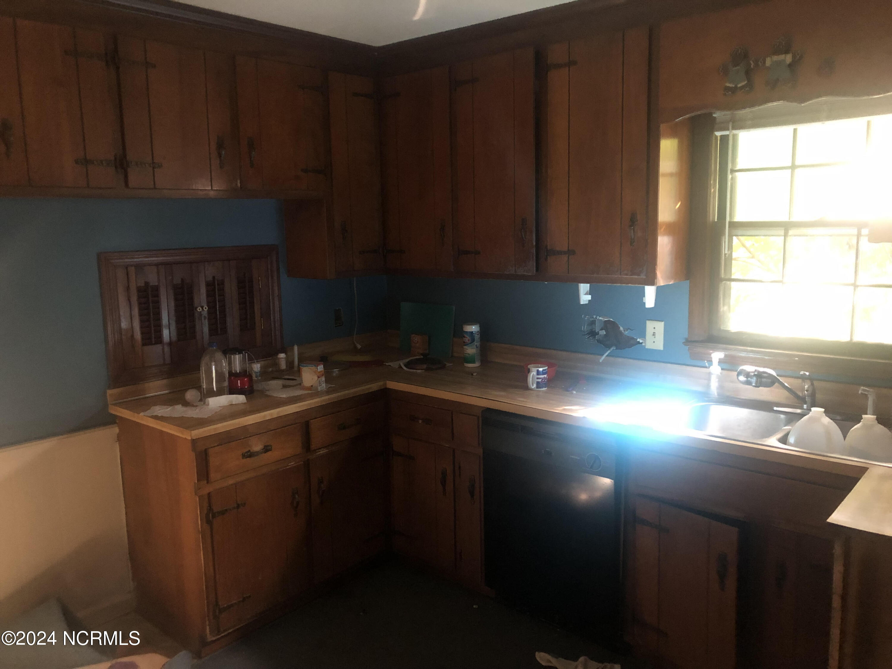 2765 Fort Run Road Snow Hill, NC 28580 - Photo 5 of 11 kitchen