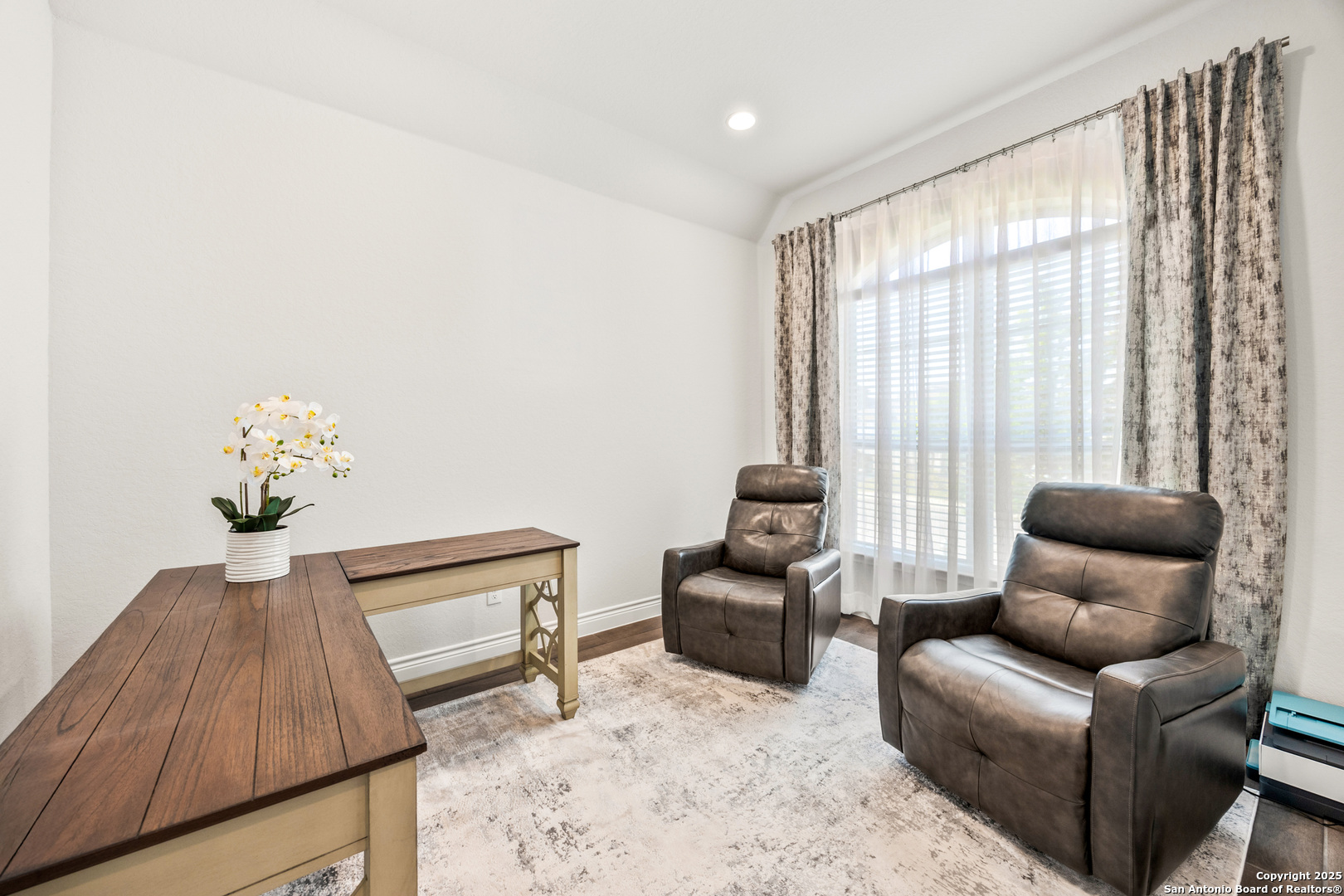 2108 Calate Ridge San Antonio, TX 78253 - Photo 5 of 25 a living room with furniture wooden floor and a lamp