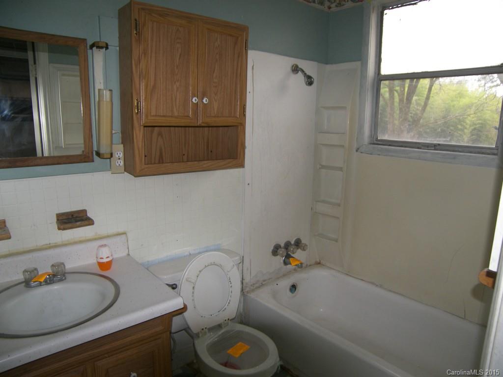 7440 Wallace Road Charlotte, NC 28212 - Photo 7 of 14 Gallery Image 7