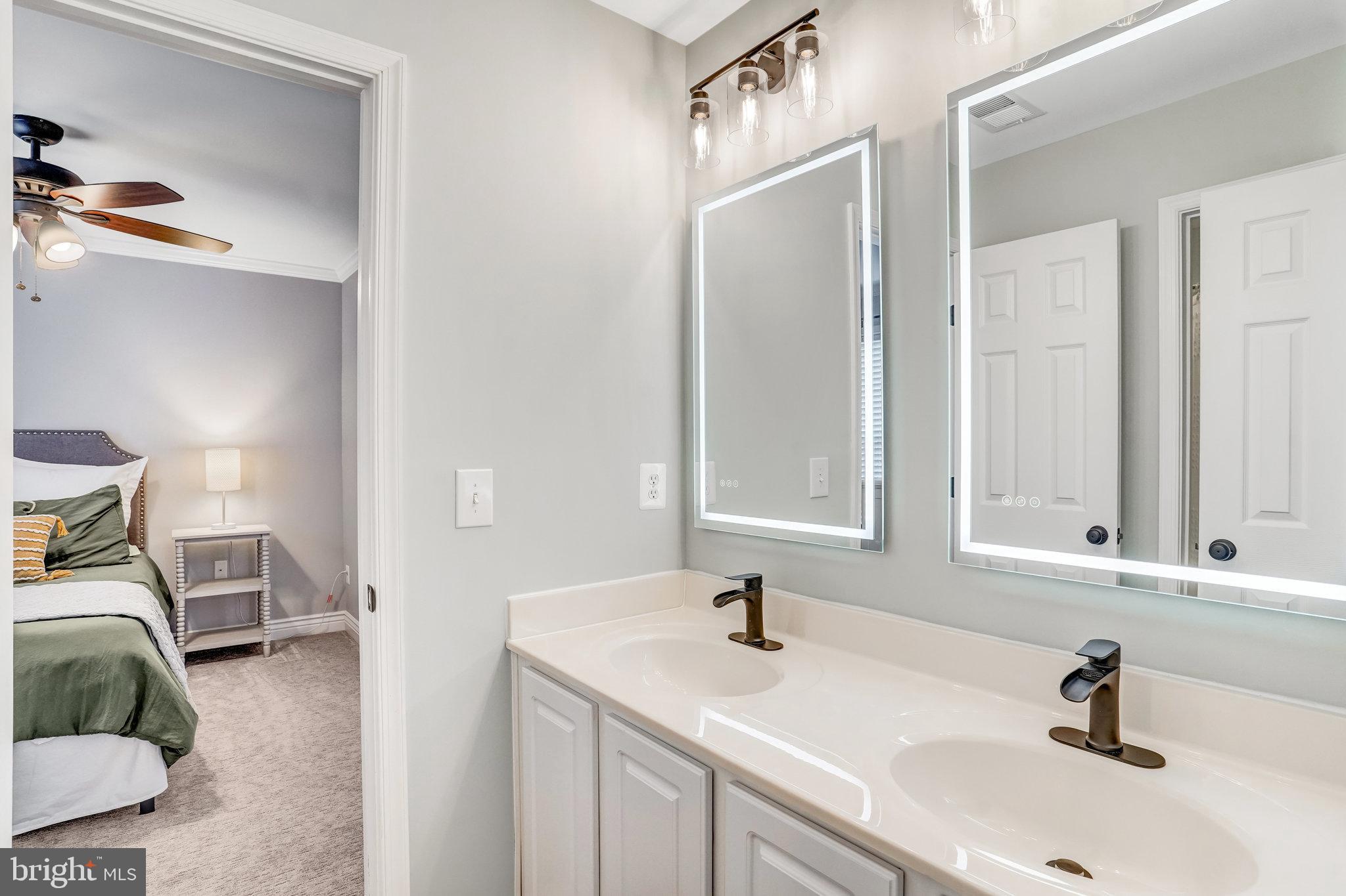 7524 Rio Grande Way Gainesville, VA 20155 - Photo 23 of 64 Jack and Jill bath