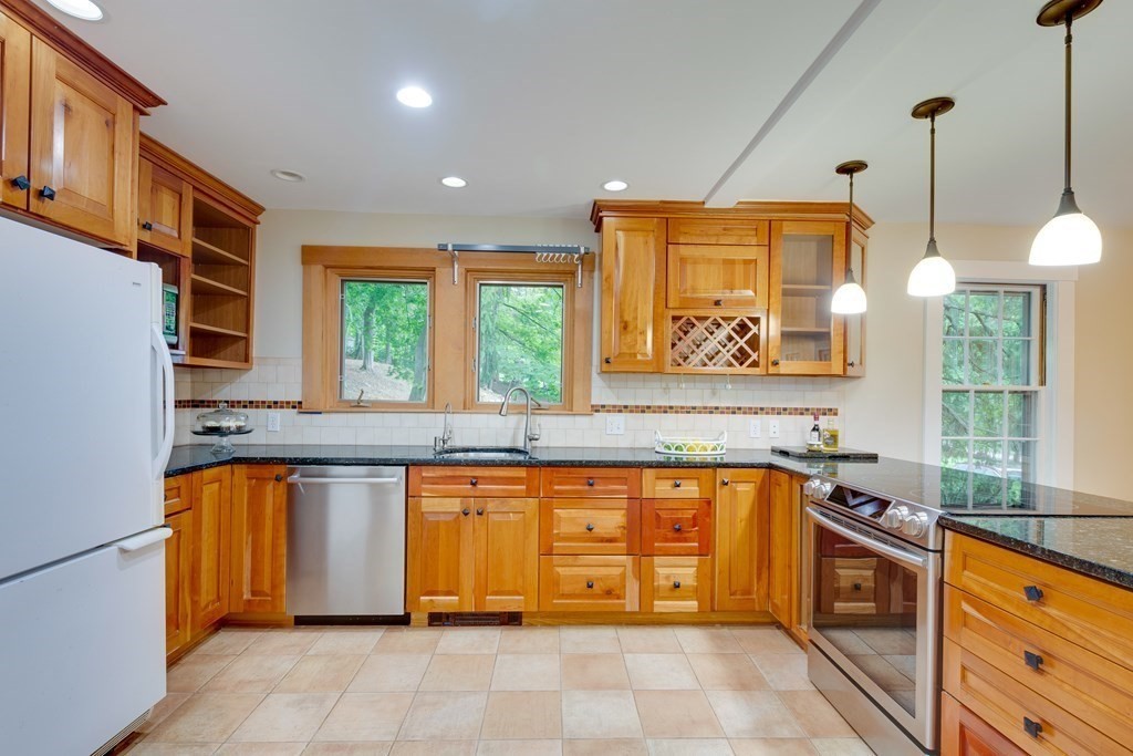 509 Concord Road Sudbury, MA 01776 - Photo 6 of 30 Gallery Image 6