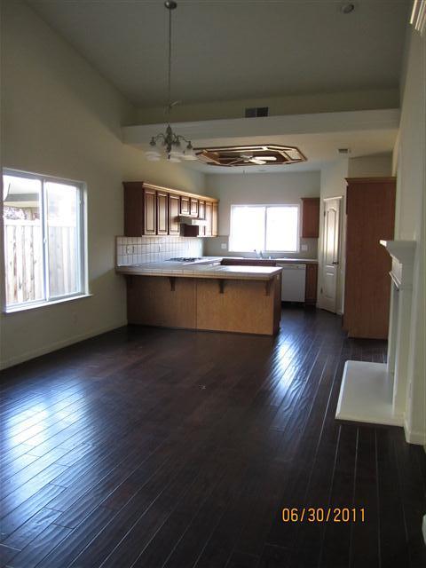 407 East Beech Avenue Reedley, CA 93654 - Photo 5 of 14 Gallery Image 5