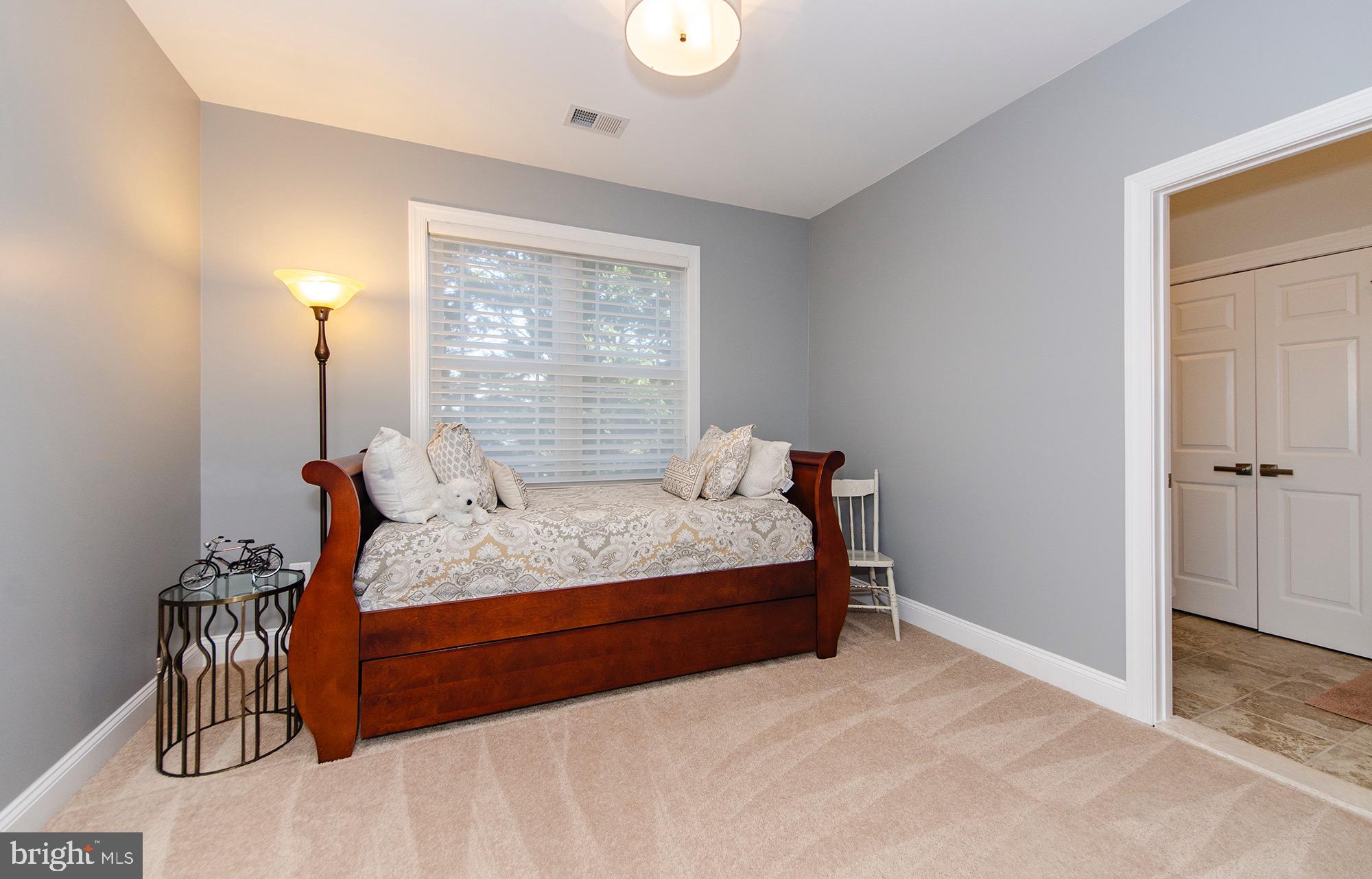 403 Tapawingo Road Southwest Vienna, VA 22180 - Photo 43 of 59 Bedroom (#3 upper level)