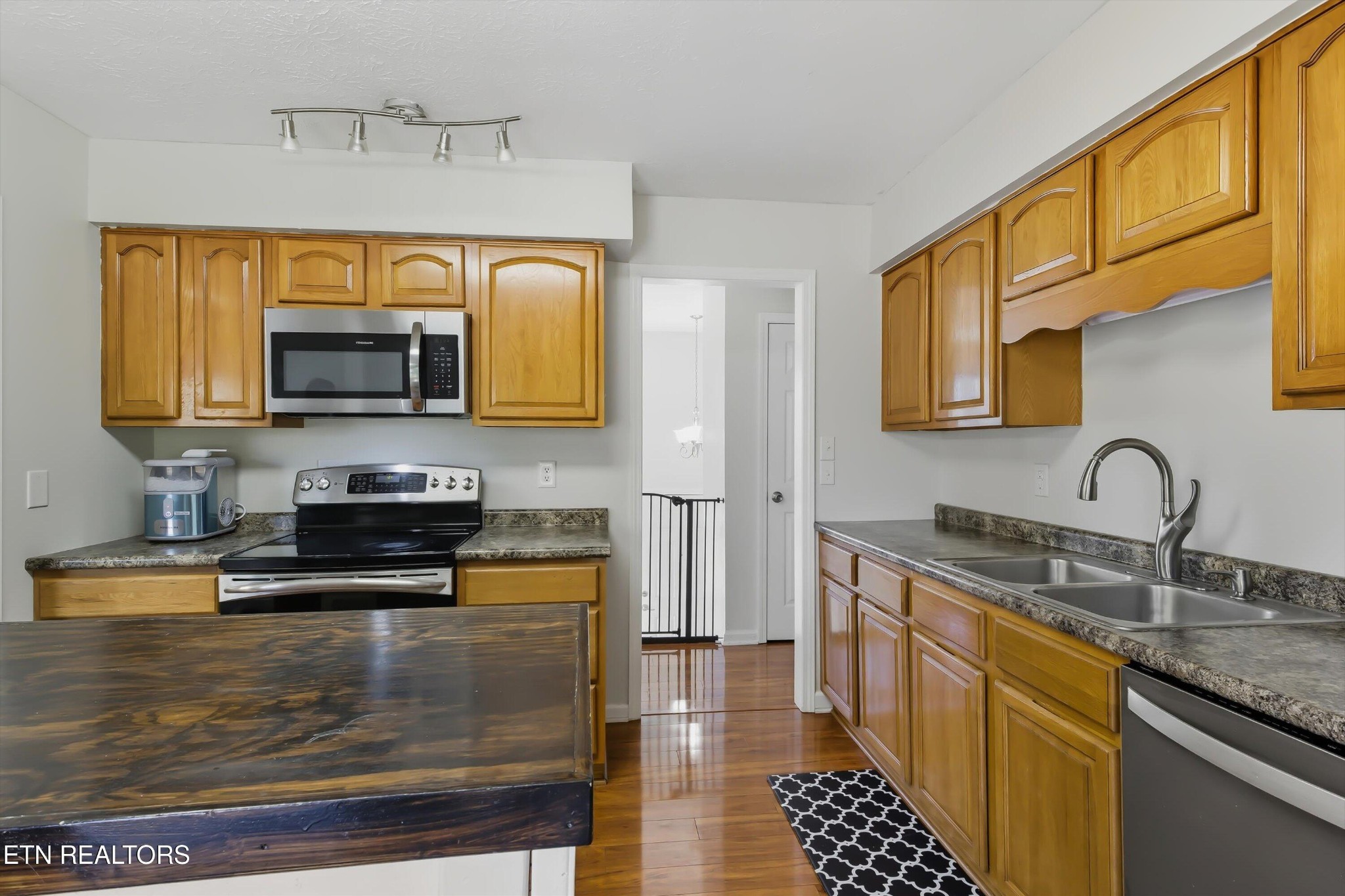 420 1st Street Seymour, TN 37865 - Photo 10 of 24