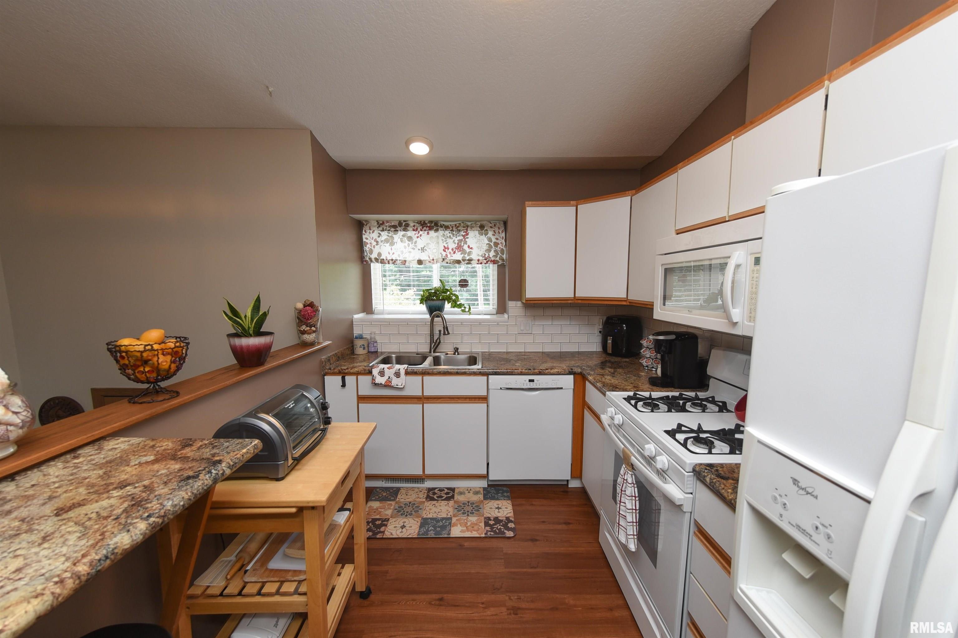 3010 3rd Street, Unit 8 Moline, IL 61265 - Photo 12 of 22