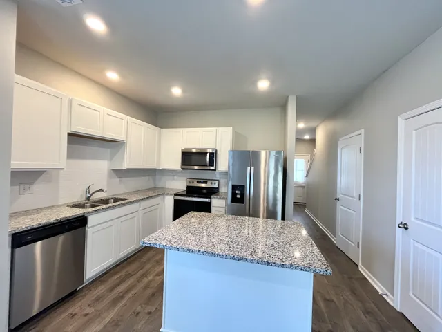 $1,575 | 800 Dallas Drive, Columbia, TN 38401