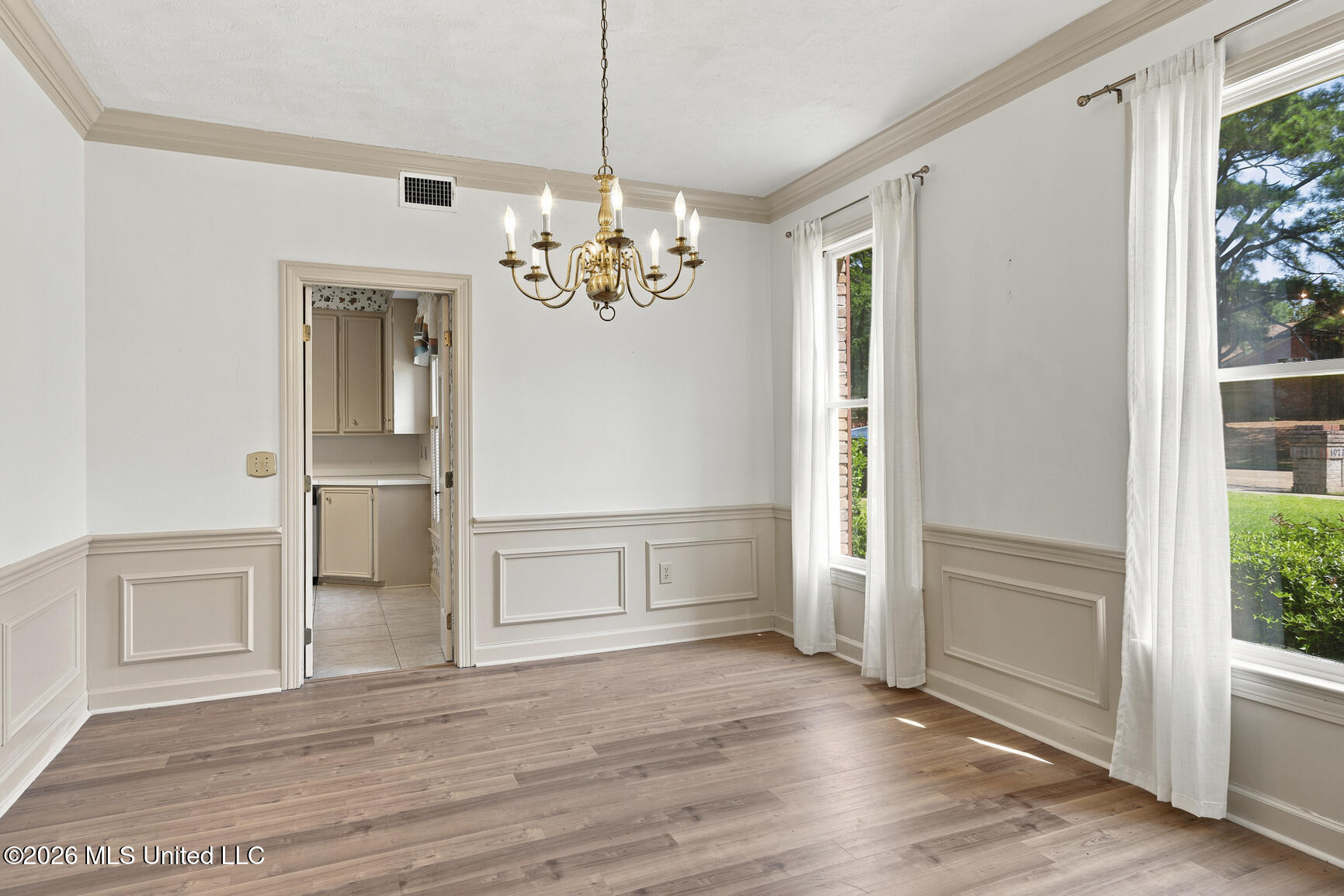 1025 Northpointe Drive Jackson, MS 39211 - Photo 6 of 40 1025 Northpointe Dr-13