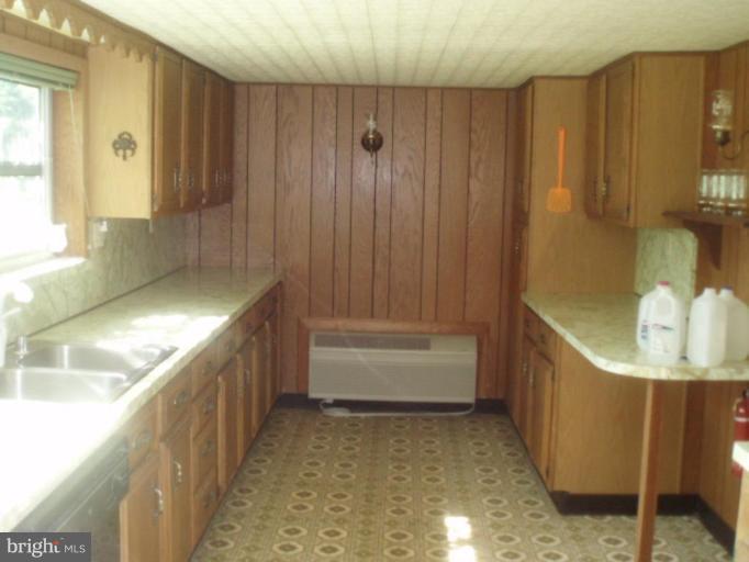 5724 Ross Neck Road Cambridge, MD 21613 - Photo 13 of 17 Kitchen