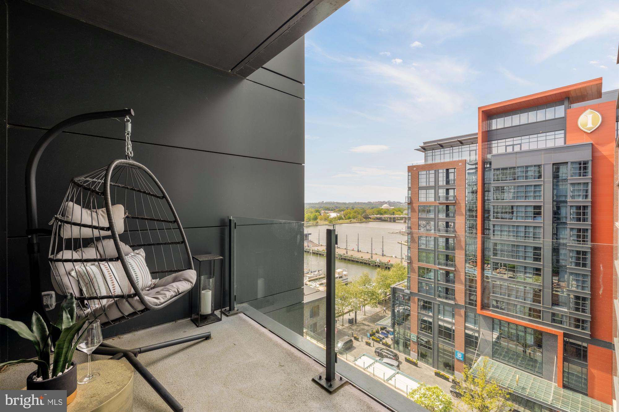 45 Sutton Square Southwest, Unit 906 Washington, DC 20024 - Photo 14 of 40