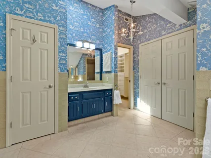 $435,000 | 1001 Red Oak Drive, Hendersonville, NC 28791