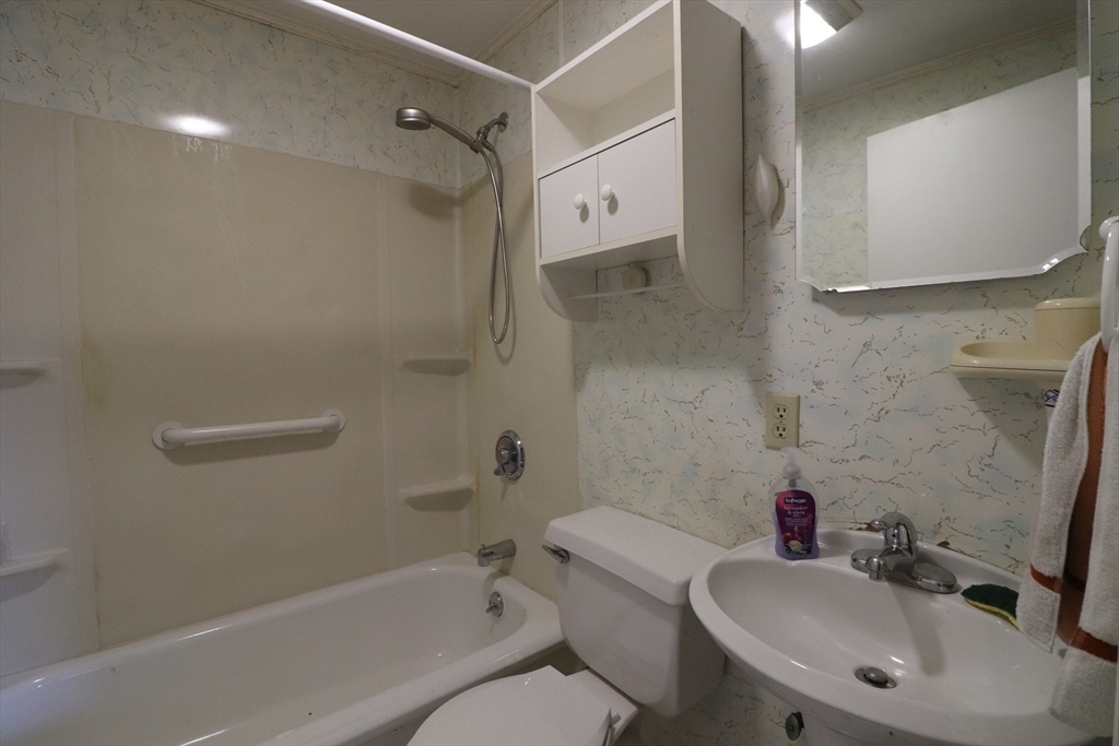22 Windsor Road Beverly, MA 01915 - Photo 14 of 23