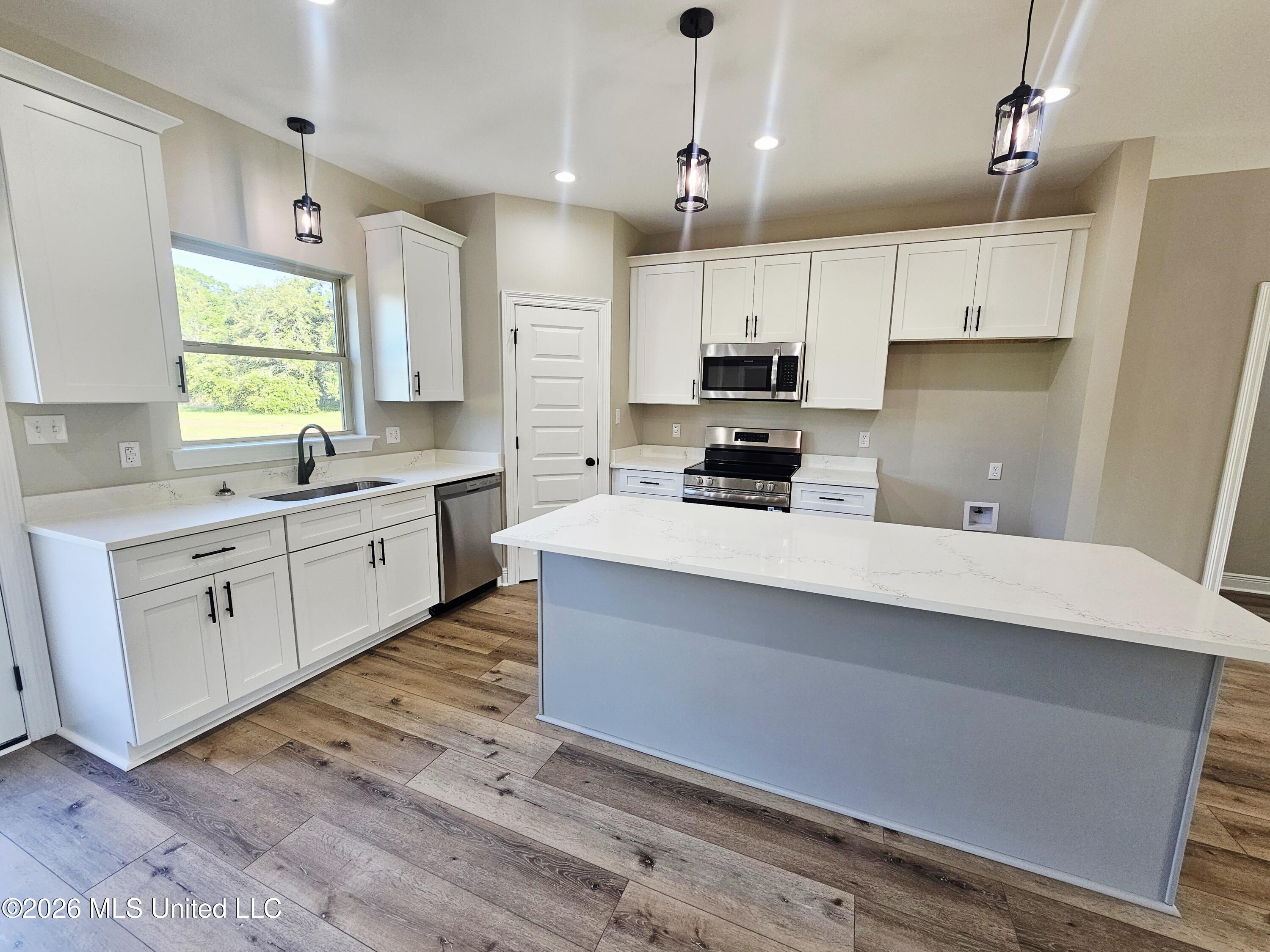 1692 Ceasar Road Carriere, MS 39426 - Photo 5 of 29 Kitchen