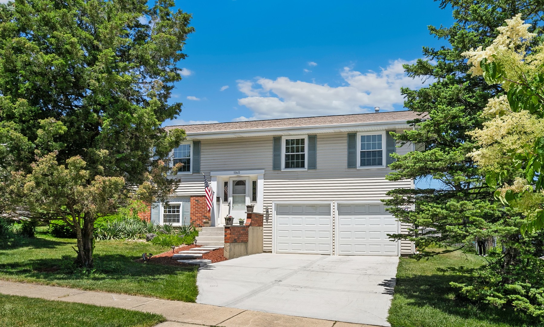 1140 Rosedale Lane Hoffman Estates, IL 60169 - Photo 1 of 31