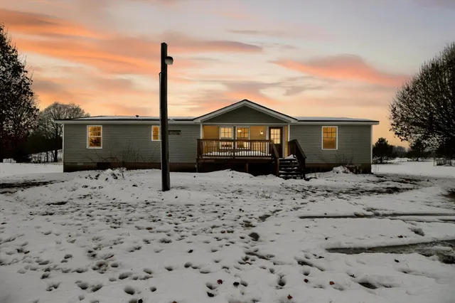 $217,500 | 23767 230th Avenue, Paris, MI 49338