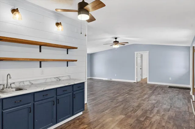 $217,500 | 23767 230th Avenue, Paris, MI 49338