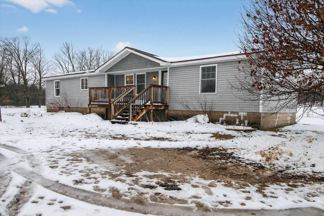 $217,500 | 23767 230th Avenue, Paris, MI 49338