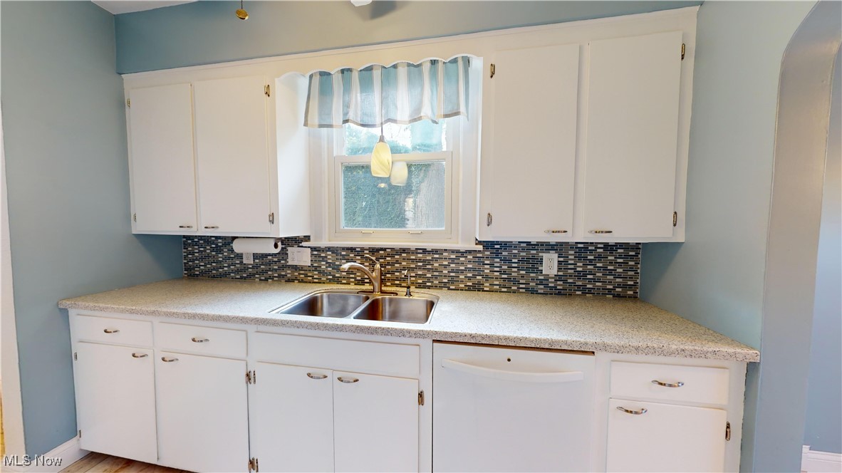 1172 Belrose Road Cleveland, OH 44124 - Photo 14 of 47