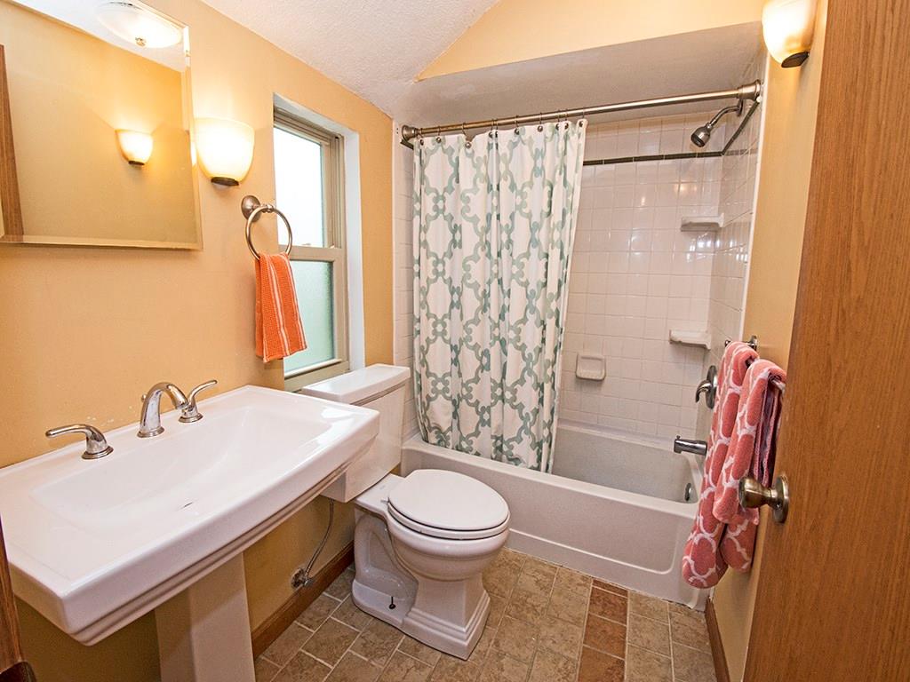 1567 Riverside Drive Verona, PA 15147 - Photo 13 of 17 Gallery Image 13