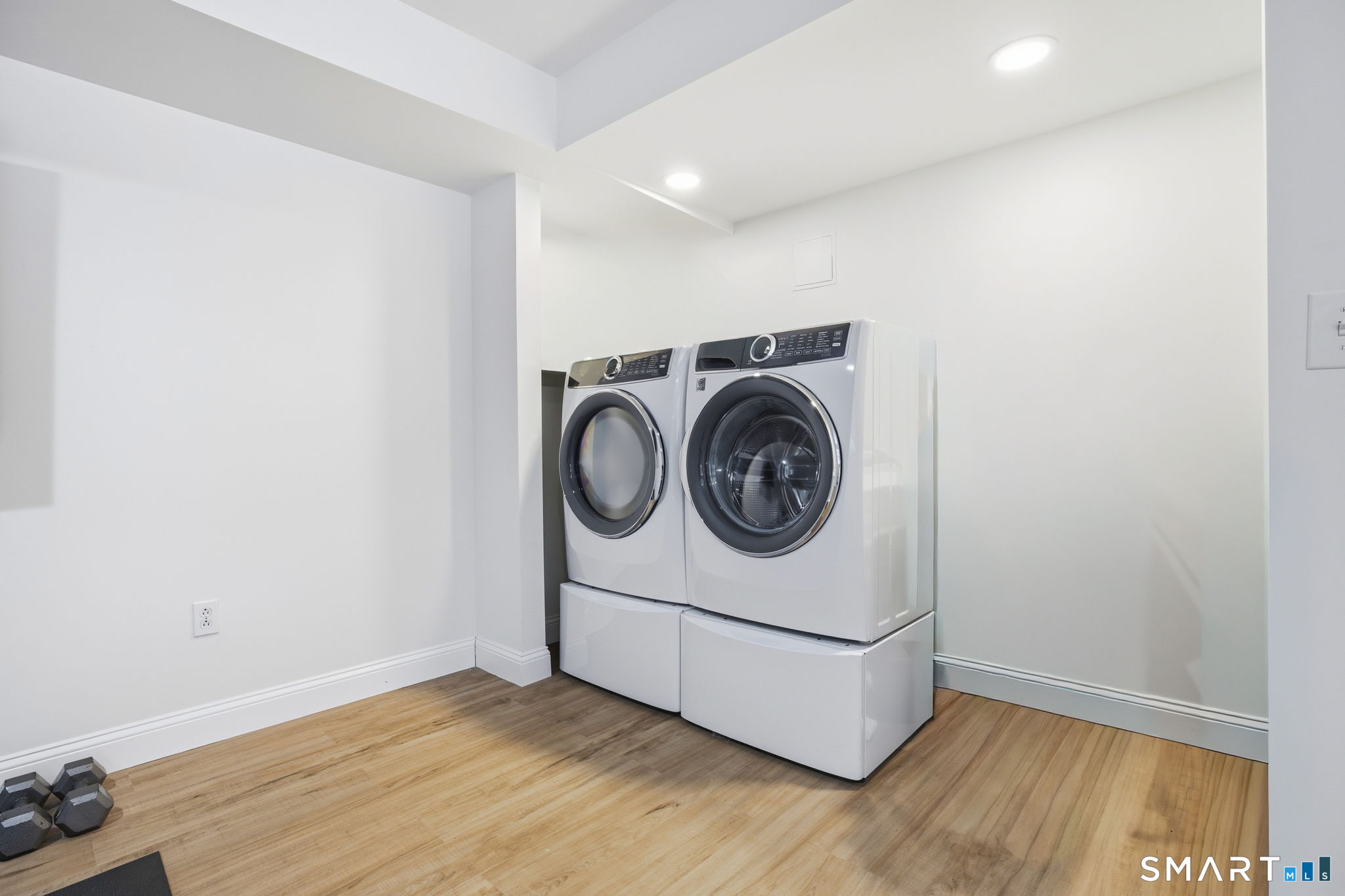 180 Turn Of River Road, Unit 5D Stamford, CT 06905 - Photo 34 of 37