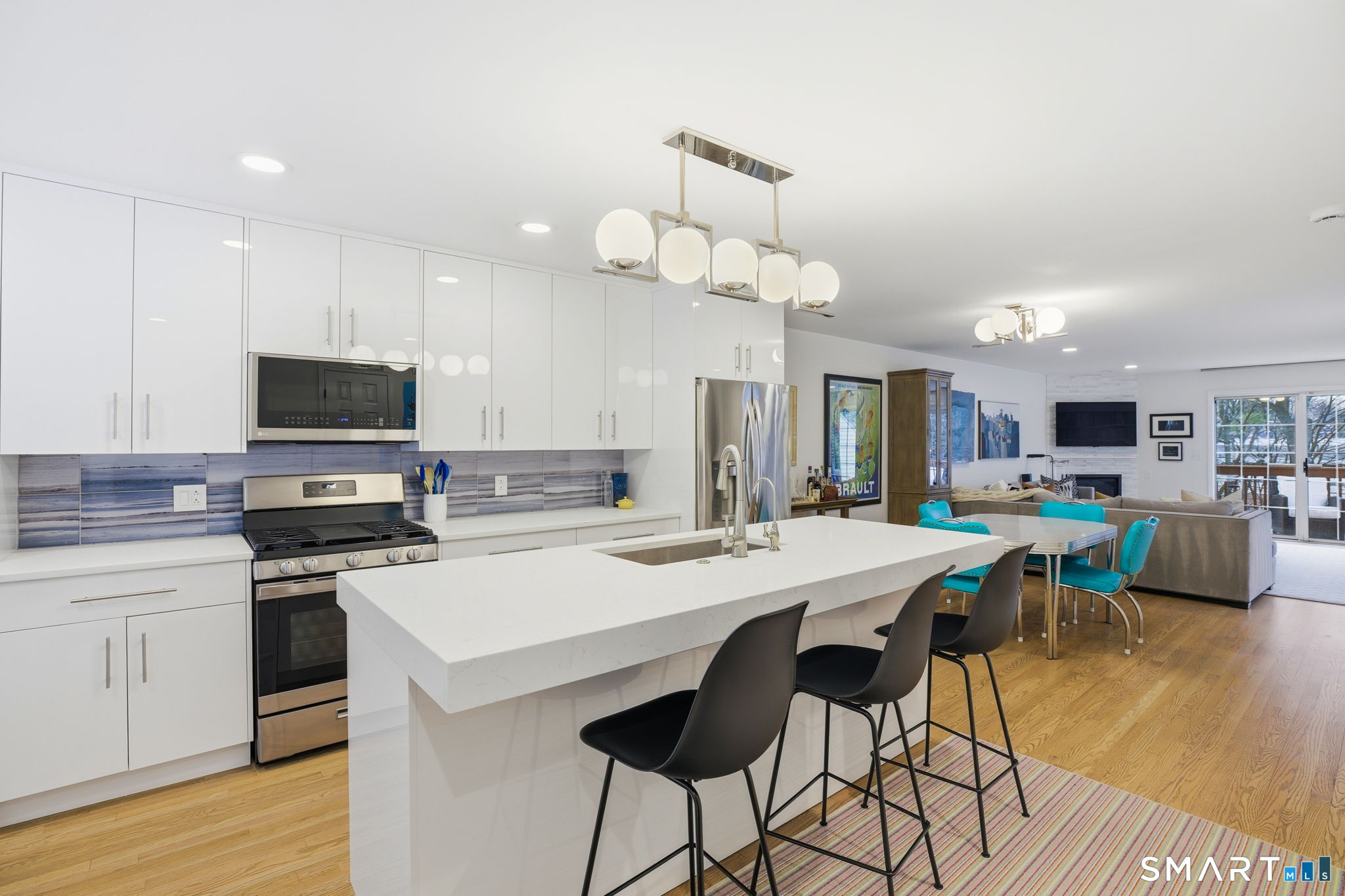 180 Turn Of River Road, Unit 5D Stamford, CT 06905 - Photo 6 of 37