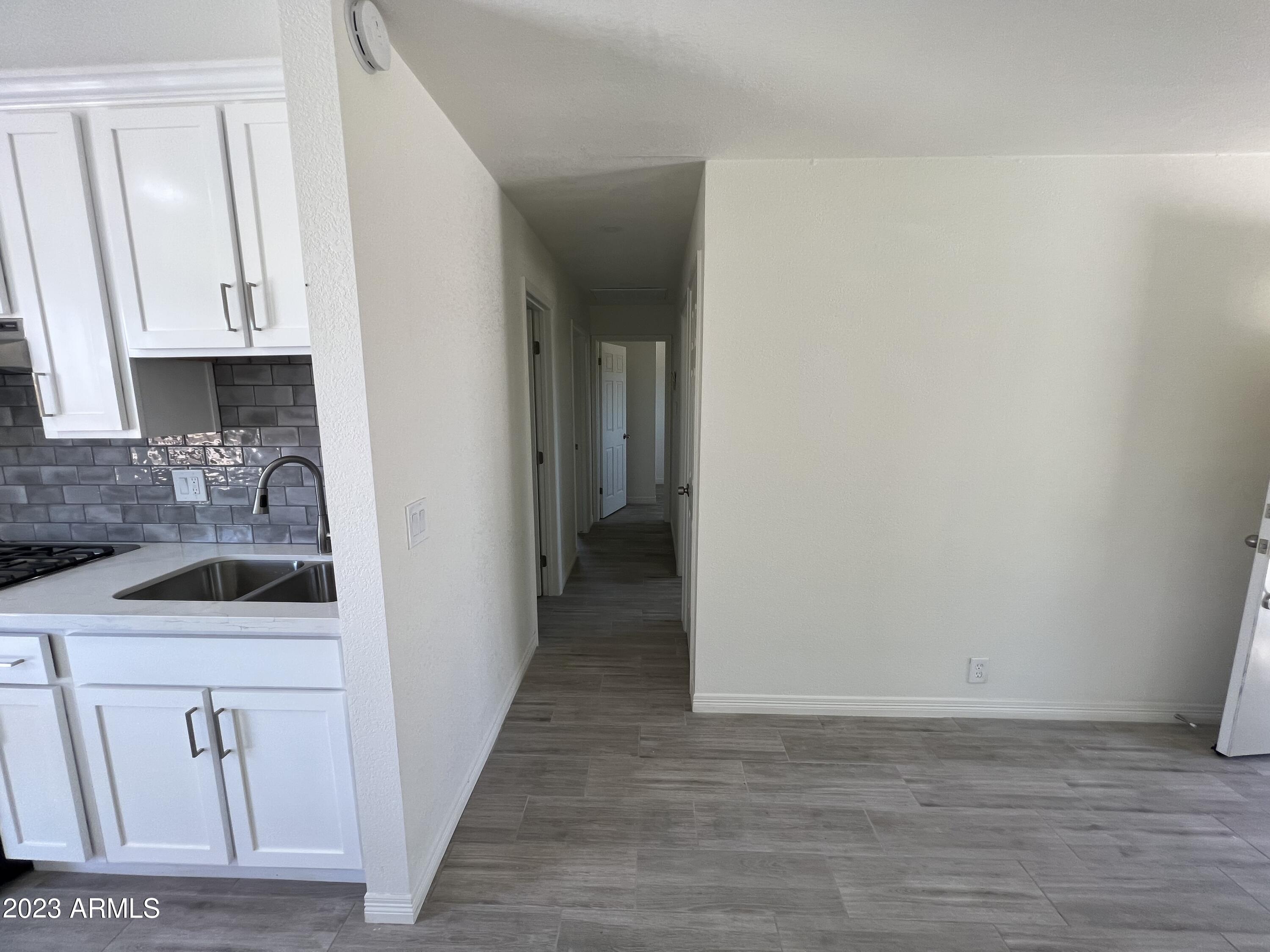 2844 East Chipman Road Phoenix, AZ 85040 - Photo 11 of 20 Gallery Image 11