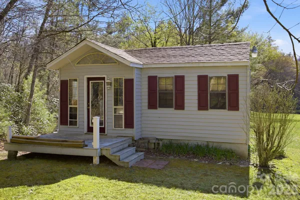 $950,000 | 8186 Highway 183, Newland, NC 28657