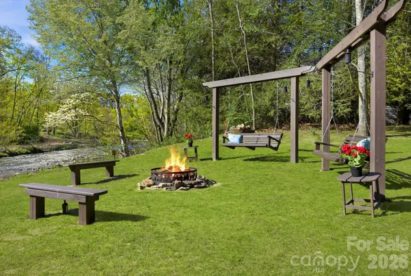 $950,000 | 8186 Highway 183, Newland, NC 28657