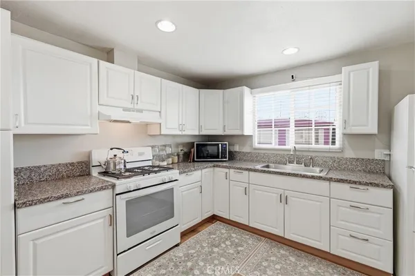 $190,000 | 16511 Garfield Avenue, Unit B65, Paramount, CA 90723