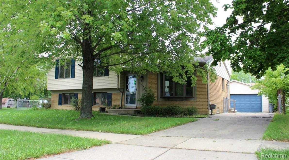 1567 Rustic Ridge Road Canton, MI 48188 - Photo 17 of 27 Rustic Ridge (Front Right) (Medium).JPG