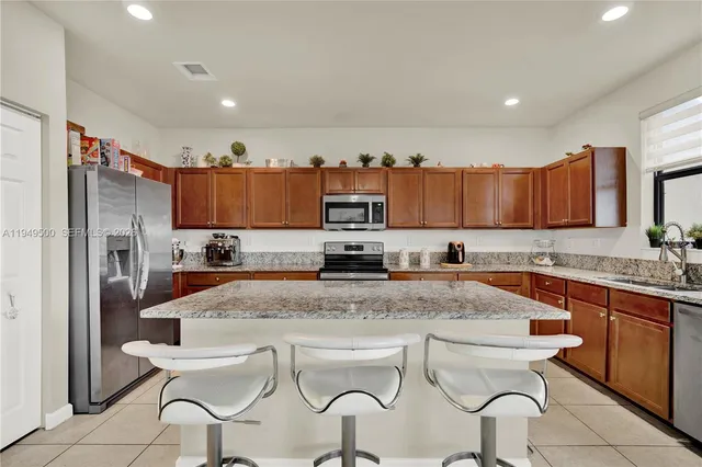 $4,000 | 9411 West 35th Avenue, Hialeah, FL 33018