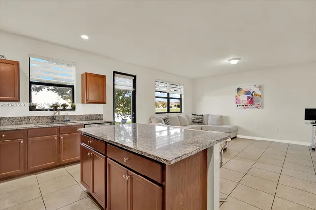 $4,000 | 9411 West 35th Avenue, Hialeah, FL 33018