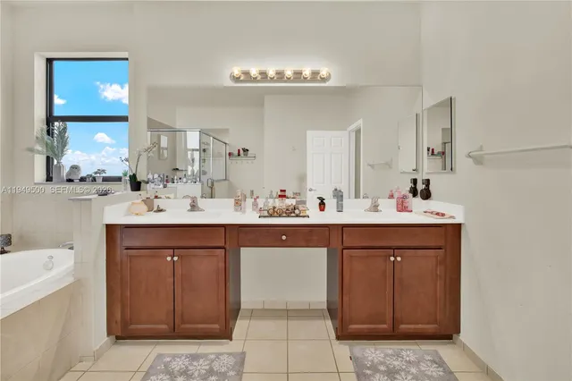 $4,000 | 9411 West 35th Avenue, Hialeah, FL 33018