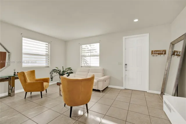 $4,000 | 9411 West 35th Avenue, Hialeah, FL 33018