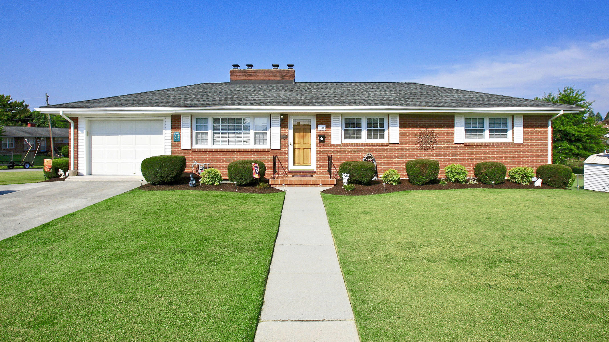 4434 Oliver Road Northeast Roanoke, VA 24012 - Photo 1 of 55 Front View