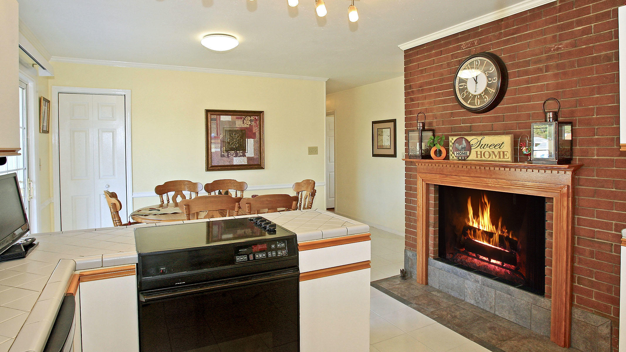 4434 Oliver Road Northeast Roanoke, VA 24012 - Photo 18 of 55 Kitchen/Dining Area