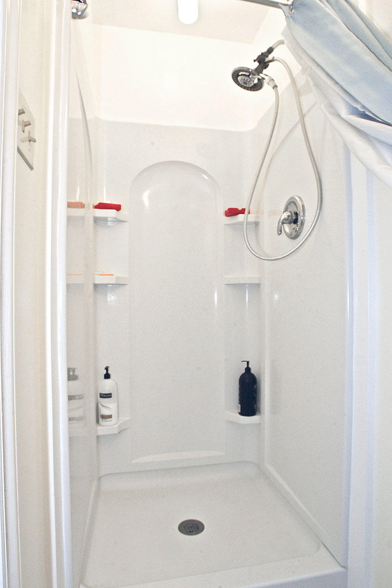 4434 Oliver Road Northeast Roanoke, VA 24012 - Photo 28 of 55 Master Bath