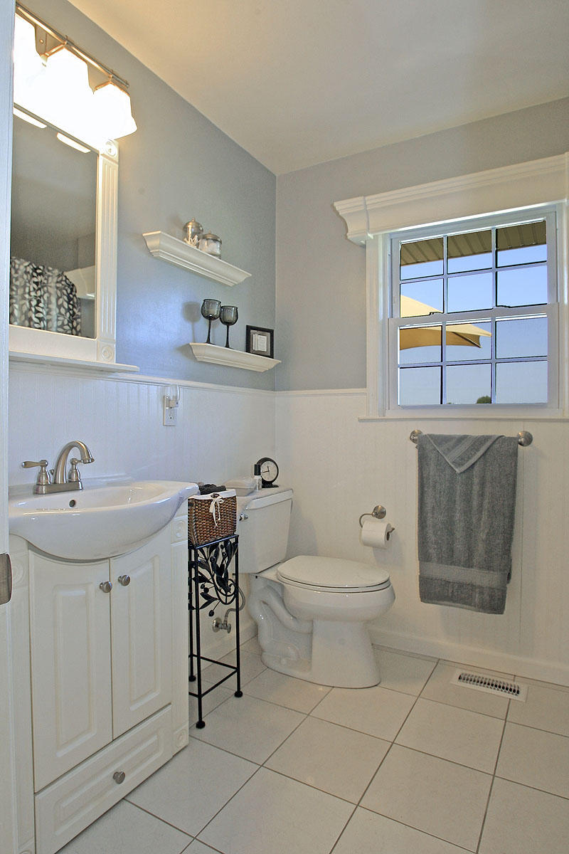 4434 Oliver Road Northeast Roanoke, VA 24012 - Photo 32 of 55 Main Bathroom