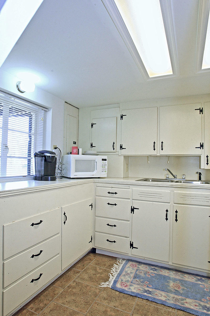 4434 Oliver Road Northeast Roanoke, VA 24012 - Photo 37 of 55 LL Kitchenette