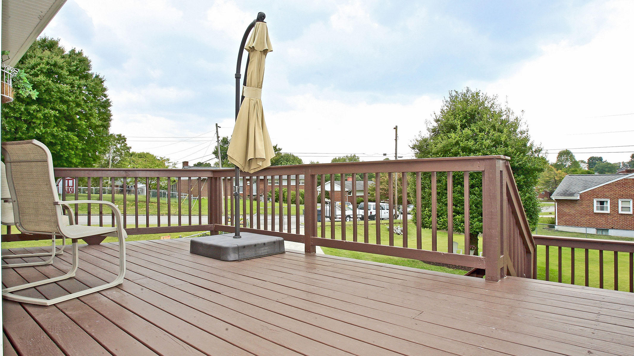 4434 Oliver Road Northeast Roanoke, VA 24012 - Photo 43 of 55 Deck off Kitchen