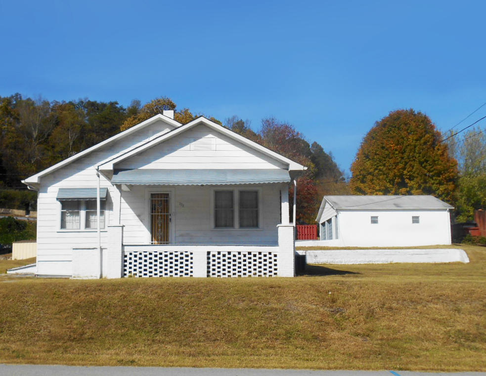 118 R E W Street Oakdale, TN 37829 - Photo 14 of 14 Front w/ garage