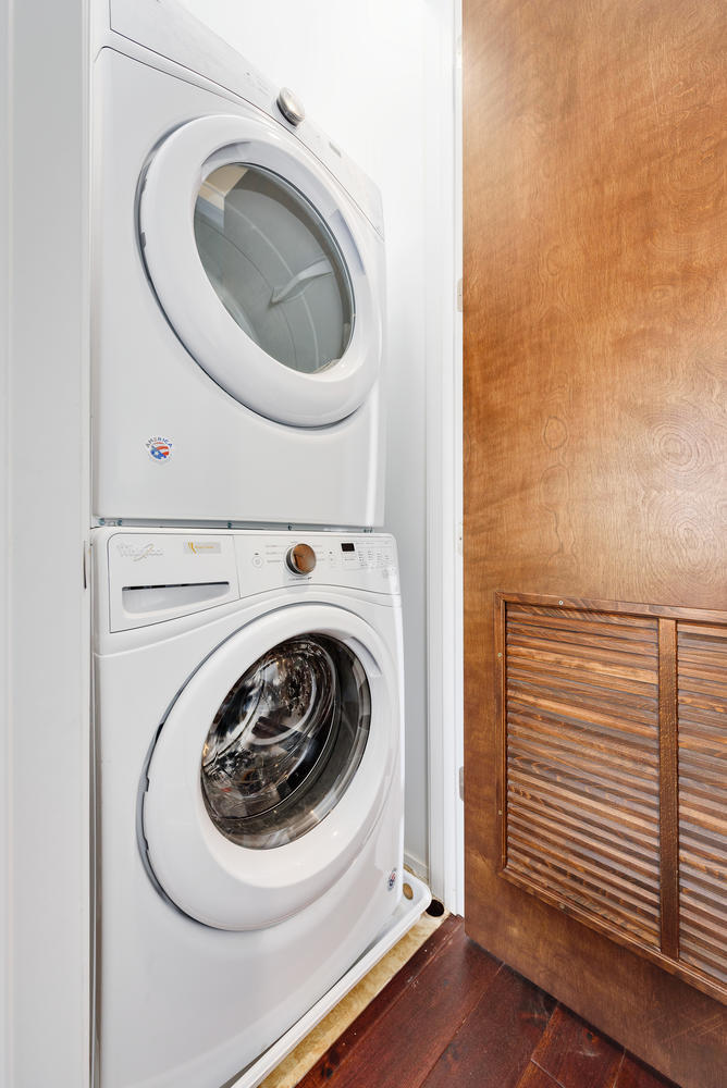 2518 West Division Street, Unit NE Chicago, IL 60622 - Photo 13 of 13 a utility room with dryer and washer