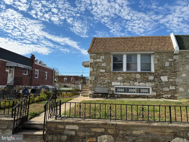 $2,200 | 2018 Greymont Street, Unit A, Philadelphia, PA 19116