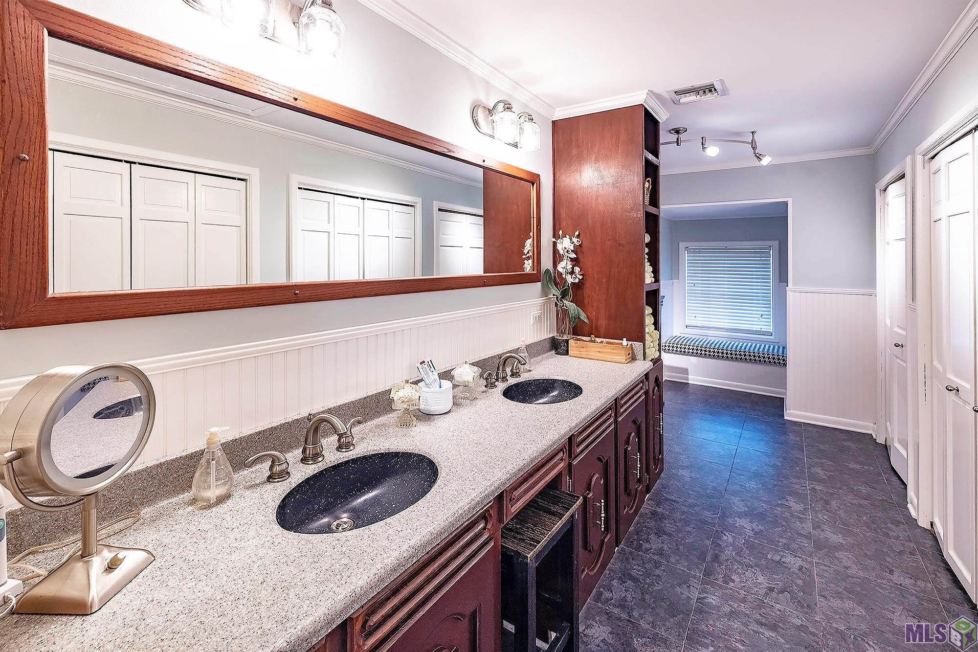 306 East Woodlawn Ranch Road Houma, LA 70363 - Photo 20 of 34