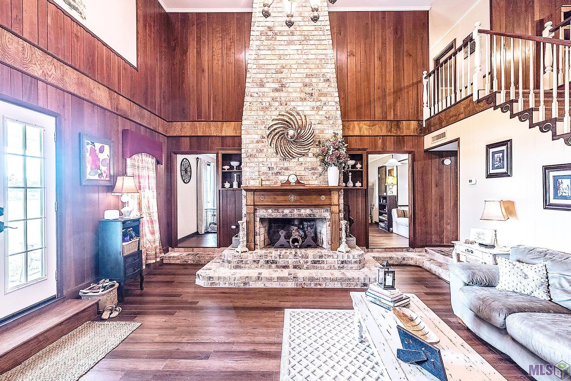 306 East Woodlawn Ranch Road Houma, LA 70363 - Photo 3 of 34