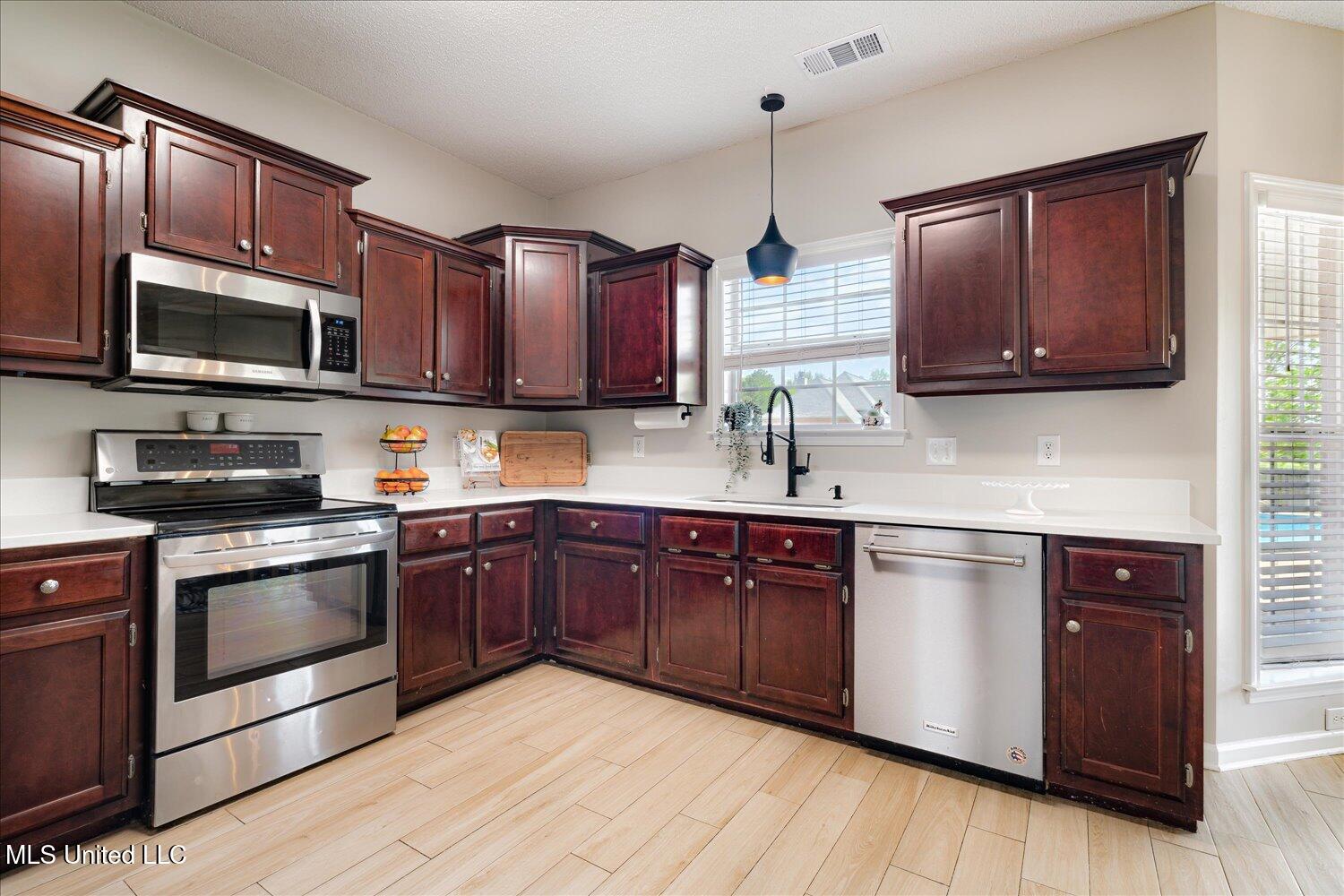 3357 Shadowmoss Cove Nesbit, MS 38651 - Photo 15 of 34 15-15-2108868am-3357 Shadow Moss Cv