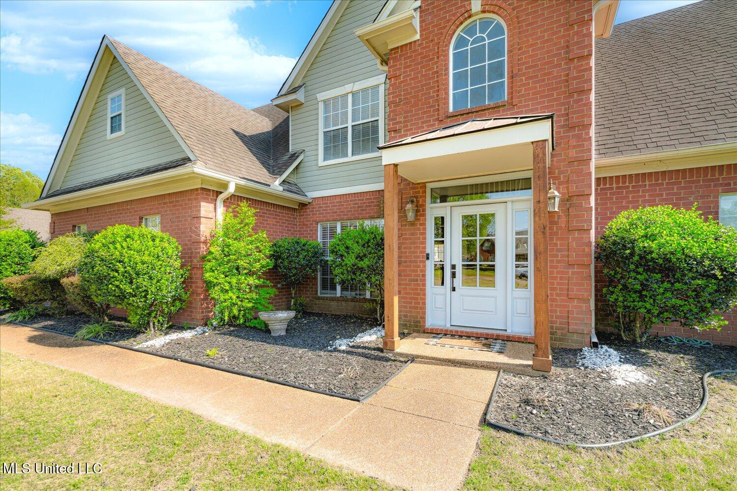 3357 Shadowmoss Cove Nesbit, MS 38651 - Photo 2 of 34 03-03-2108868am-3357 Shadow Moss Cv