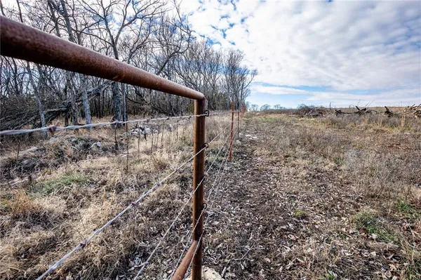 $688,000 | 0 Zinc Road, Mapleton, KS 66754