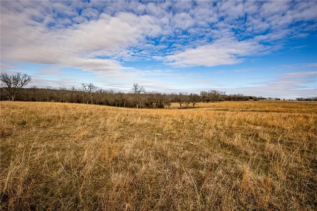 $688,000 | 0 Zinc Road, Mapleton, KS 66754